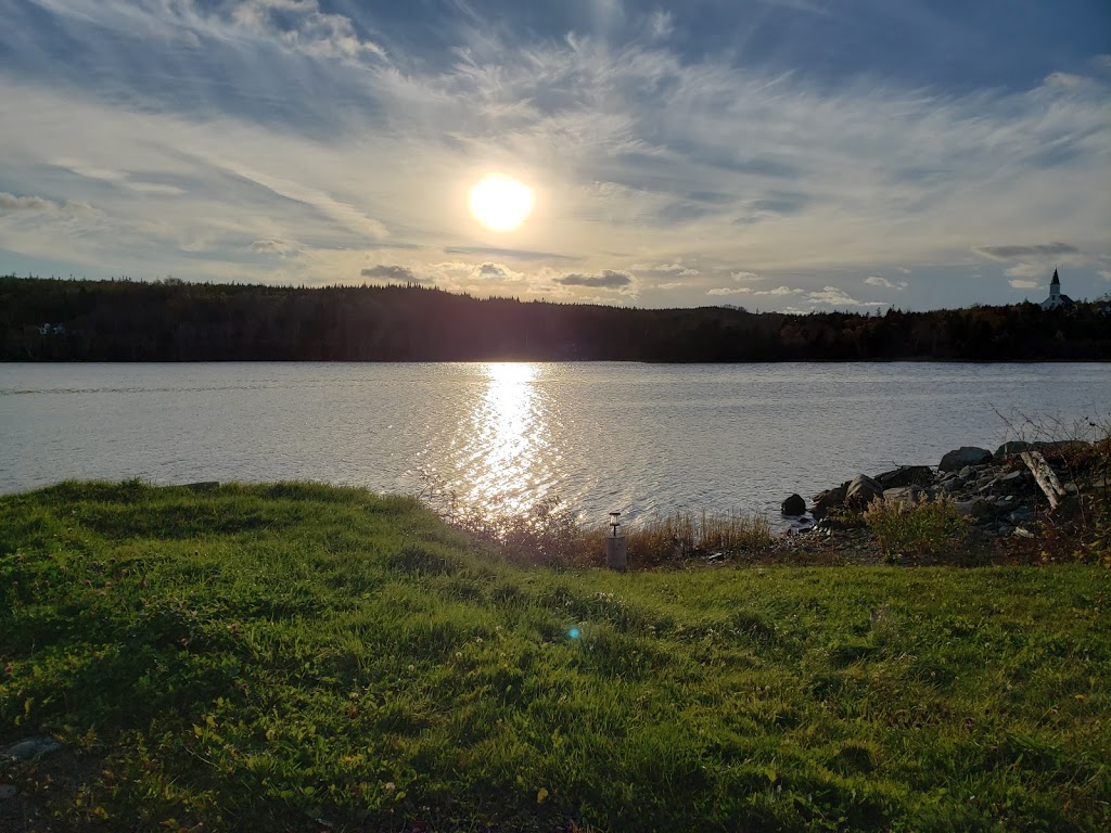 Fairwinds Motel & Restaurant | 22522 Main St, Sheet Harbour, NS B0J 3B0, Canada | Phone: (902) 885-2502