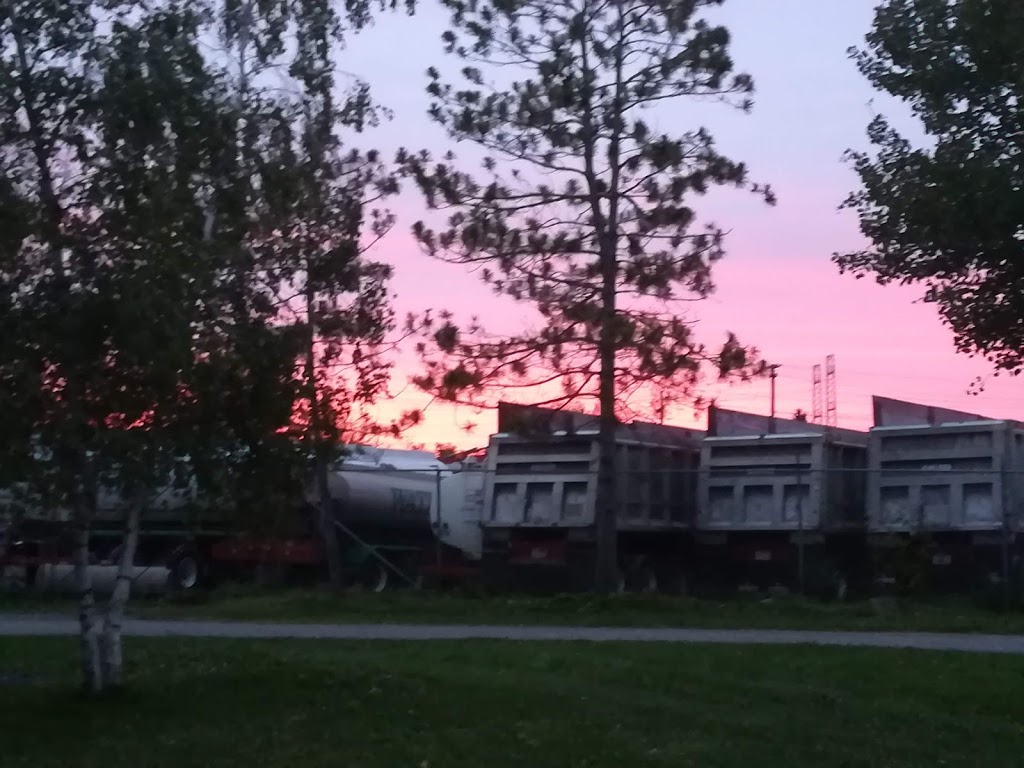 Rideau Heights Campsite | 38 Rideau Heights Dr, Nepean, ON K2E 7A6, Canada | Phone: (613) 226-4141