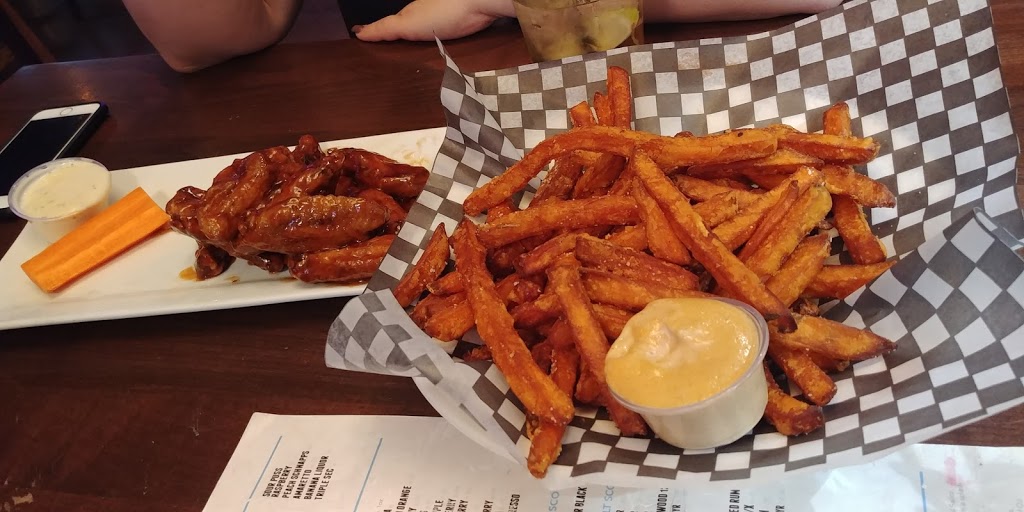 Watchmans Pub& Eatery | 1109 17 Ave SW, Calgary, AB T2T 5R9, Canada | Phone: (403) 245-8888