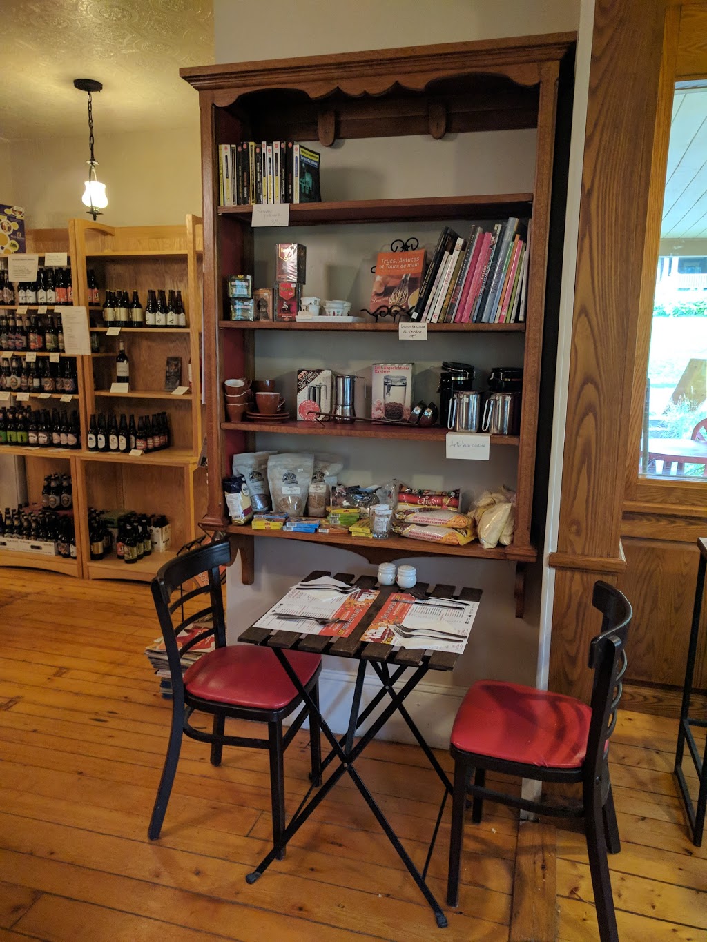 Restaurant La Desserte | 224 Rue du Collège S, Richmond, QC J0B, Canada | Phone: (819) 826-1862