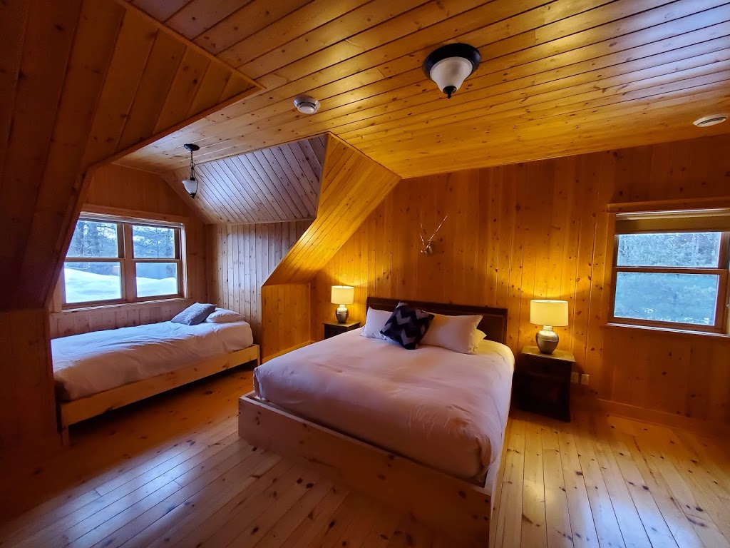 Blue Moose - Chalet Spa Nature | 17 Chemin du Grand-Pic, Mille-Isles, QC J0R 1A0, Canada | Phone: (877) 309-7347