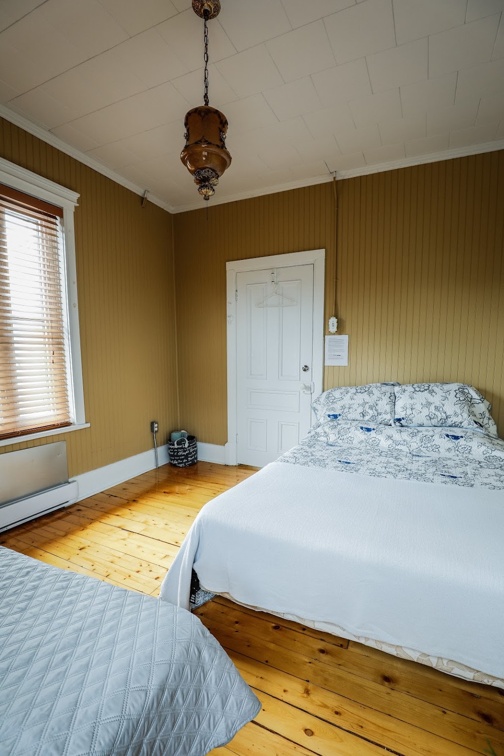 Auberge Kapibouska | 661 Rue Notre Dame, Saint-Tite, QC G0X 3H0, Canada | Phone: (418) 365-8005