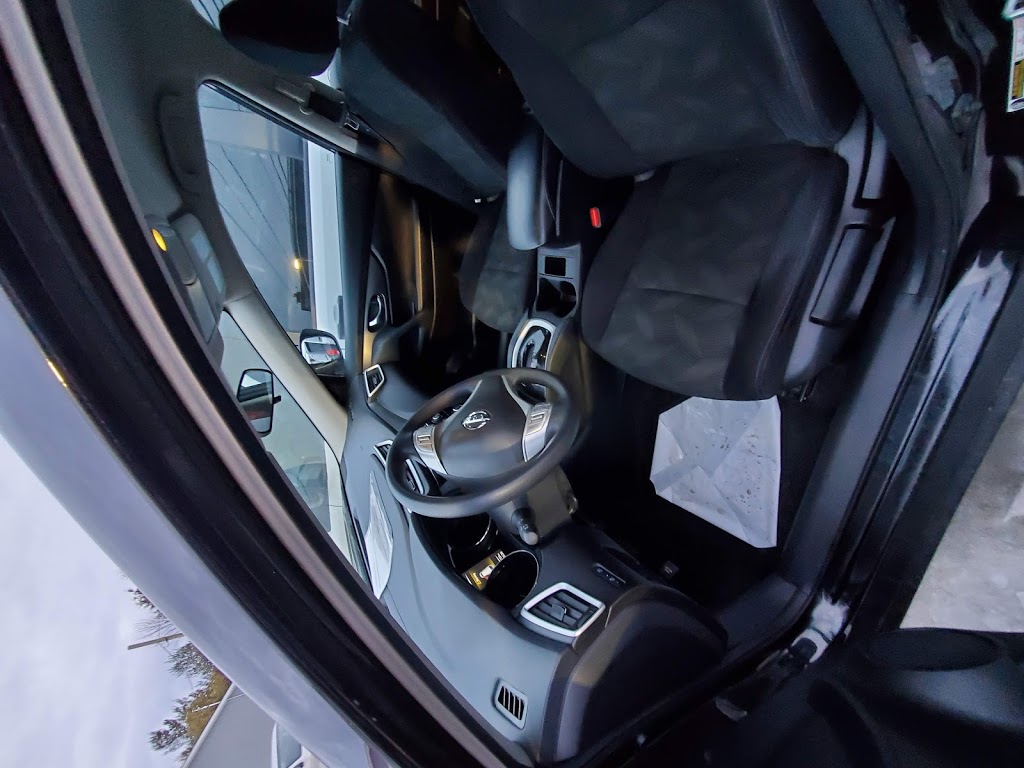 Lave-Auto de la Petite Nation | 427 Rue Victoria, Thurso, QC J0X 3B0, Canada | Phone: (819) 329-0406