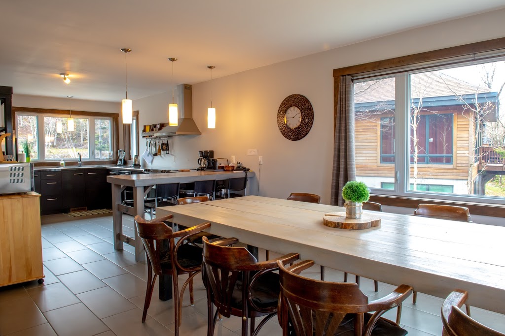 Villa Mont Chocolat | 75 Rue de lEsplanade, Saint-Philémon, QC G0R 4A0, Canada | Phone: (581) 998-0748