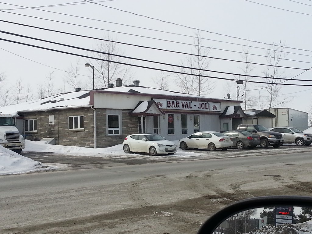 Bar Val Joli | 231 Rue Principale N, Windsor, QC J1S 2E4, Canada | Phone: (819) 845-2500