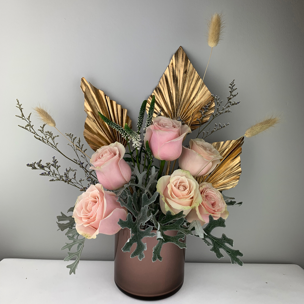 Violet Flora Studio | 55 Foxberry Rd, East Gwillimbury, ON L9N 0P6, Canada | Phone: (647) 688-4040