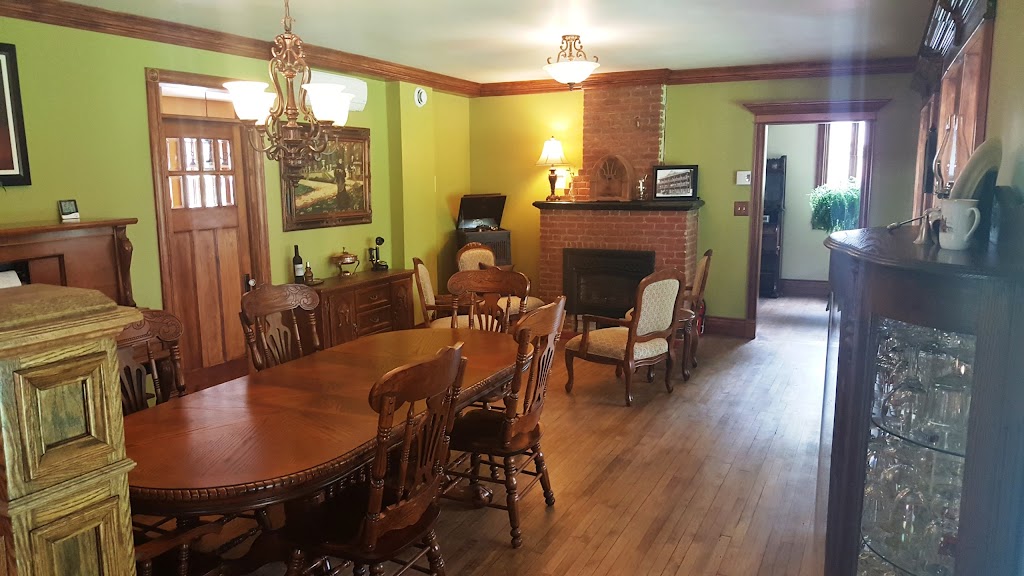 Auberge de la petite chapelle | 511 Rue du St Maurice, La Tuque, QC G9X 3E9, Canada | Phone: (819) 680-2020