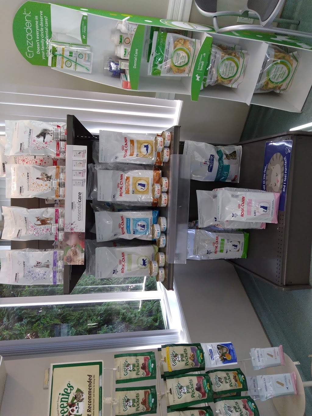 VCA Canada Newton Animal Hospital | 7010 King George Blvd, Surrey, BC V3W 4Z9, Canada | Phone: (604) 596-7417