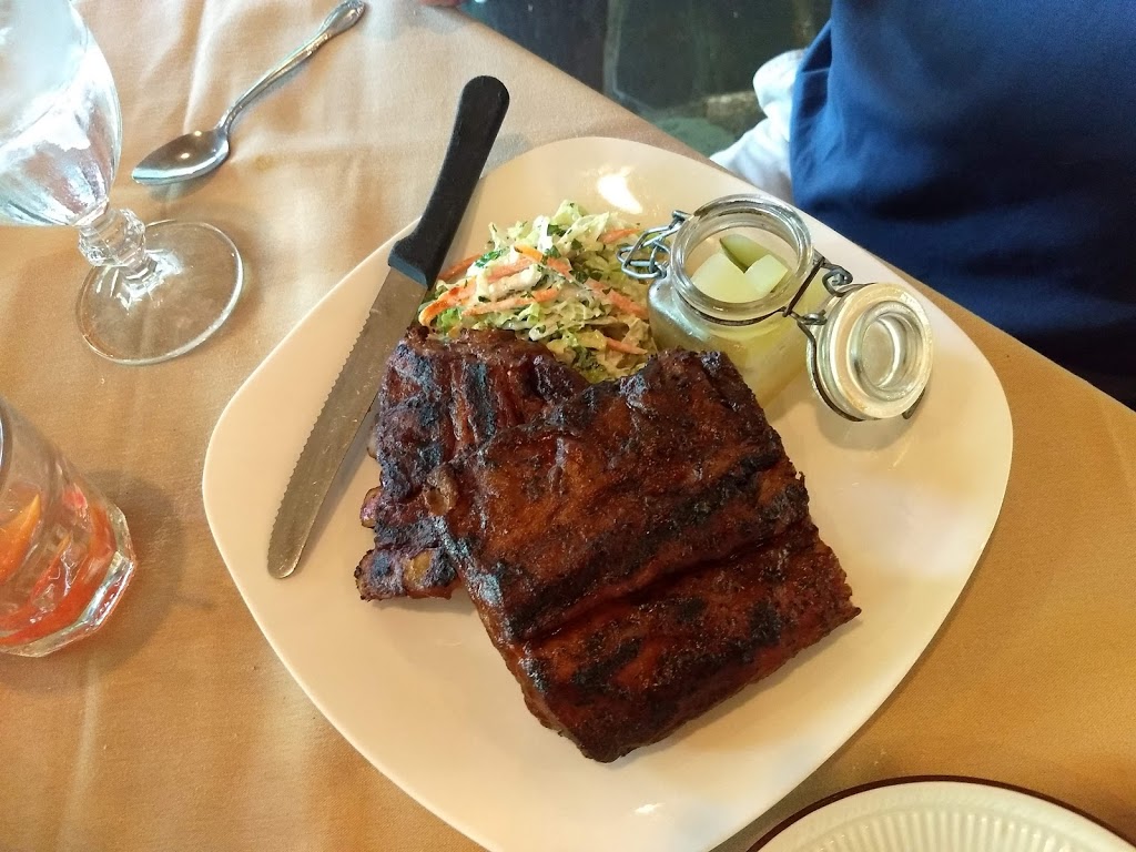 Old Orchard Inn | 2095 Blakeley Corners Rd, East Aurora, NY 14052, USA | Phone: (716) 652-4664
