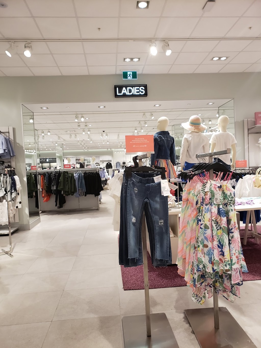 H&M | 109 Kingsway NW, Edmonton, AB T5G 3A6, Canada | Phone: (855) 272-7007