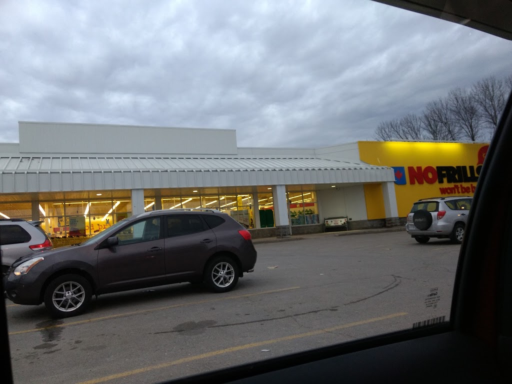 Chub & Nikkis No Frills | 1866 Lansdowne St W, Peterborough, ON K9K 1R5, Canada | Phone: (866) 987-6453