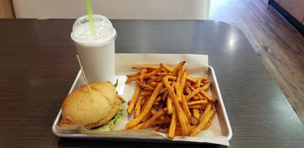 MOOYAH Burgers Fries & Shakes | 1431 Marine Dr, North Vancouver, BC V7P 1T5, Canada | Phone: (604) 971-4611