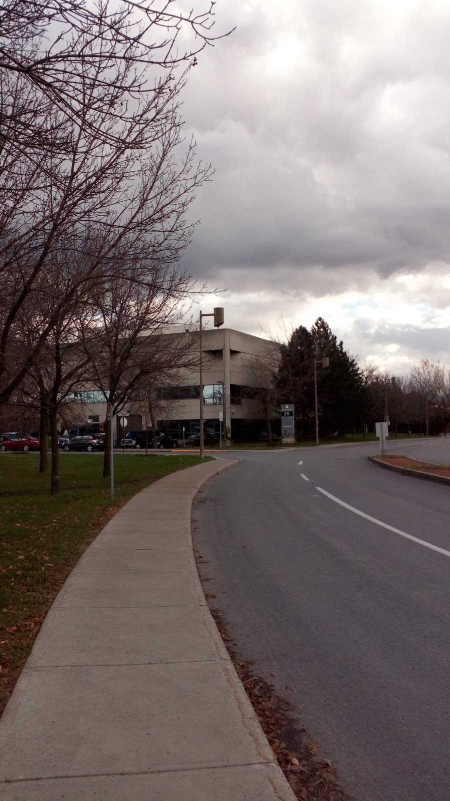 iWeb | 20 Place du Commerce, Verdun, QC H3E 1Z6, Canada | Phone: (888) 909-4932
