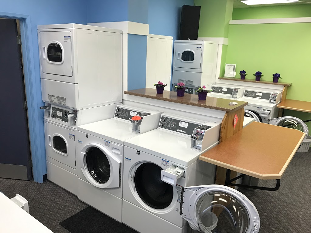 Squeakys Laundromat | 3601 Shelbourne St, Victoria, BC V8P 4H1, Canada | Phone: (250) 721-2420