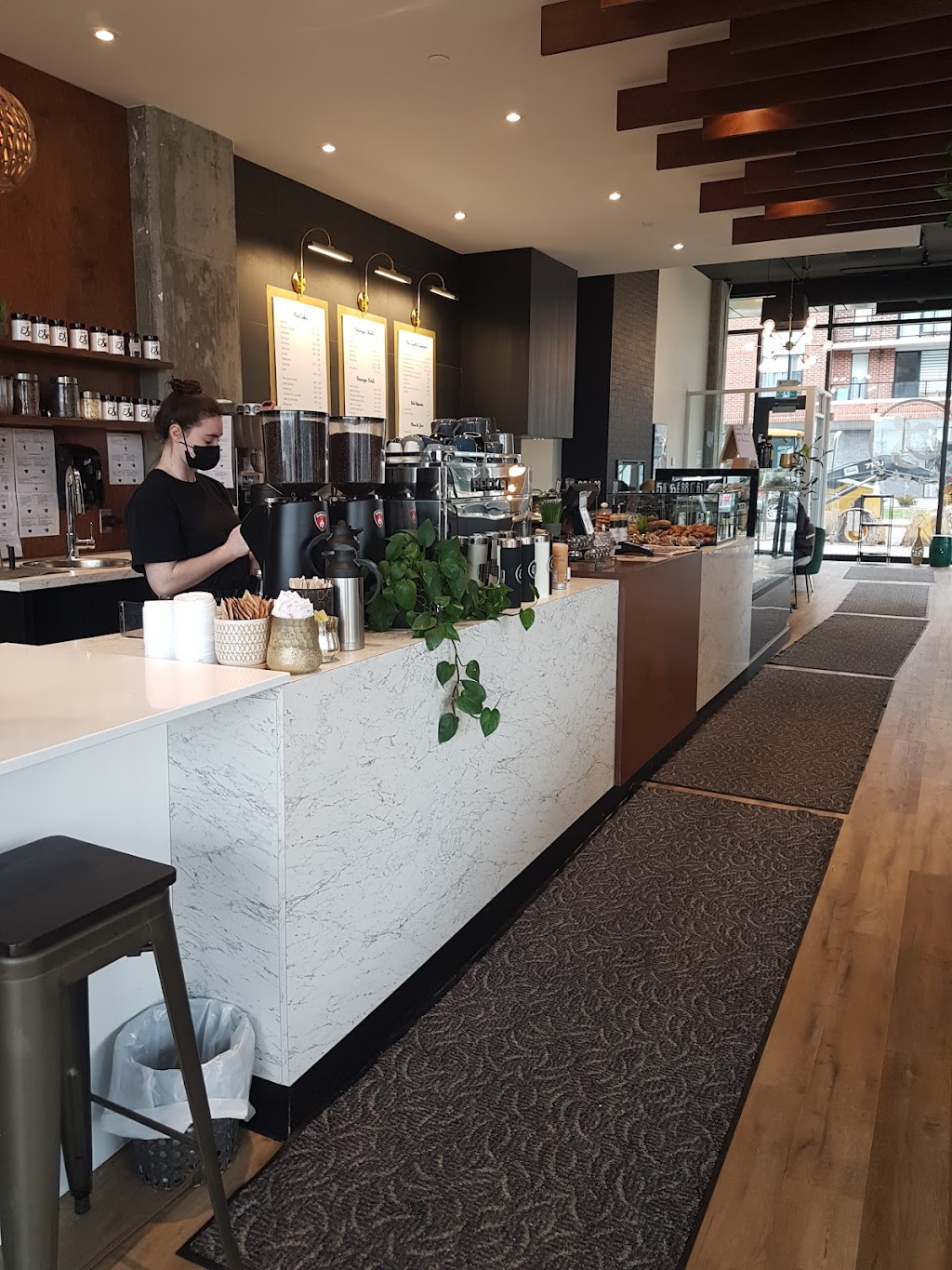 ES Café Lévis | 1500 Rue Métivier, Lévis, QC G6V 0P6, Canada | Phone: (418) 833-5888