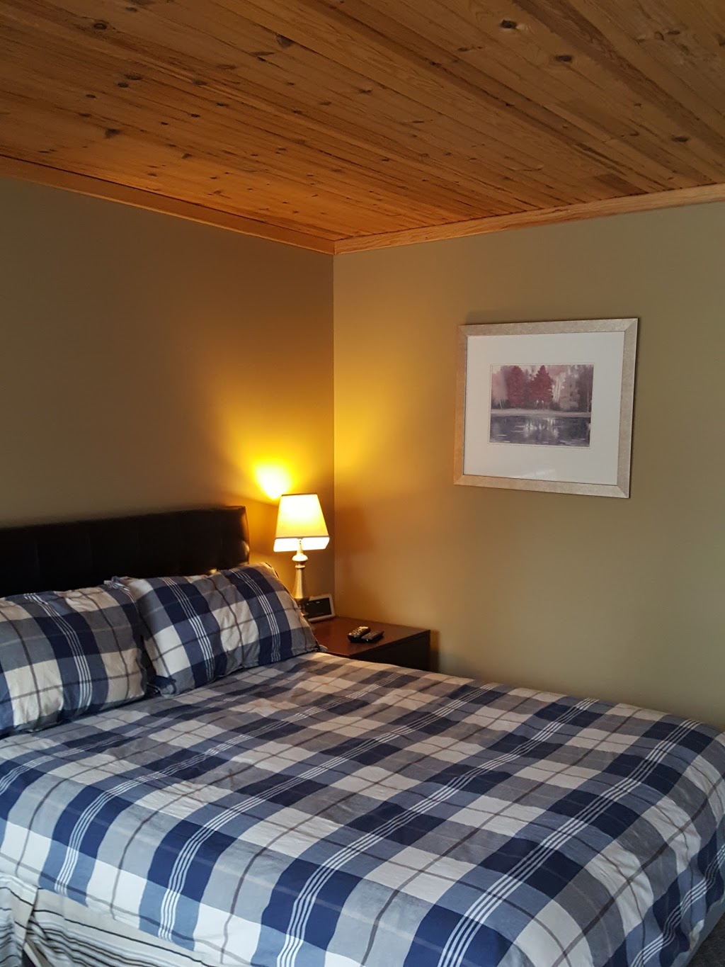 Noble Motel | 1164 Moore Lake Estates Rd, Norland, ON K0M 2L0, Canada | Phone: (705) 454-8298