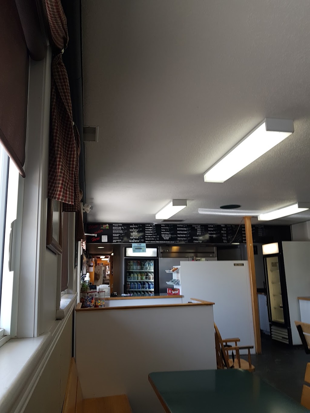 Frosty Queen Ltd | 143 Josephine St, Wingham, ON N0G 2W0, Canada | Phone: (519) 357-2191