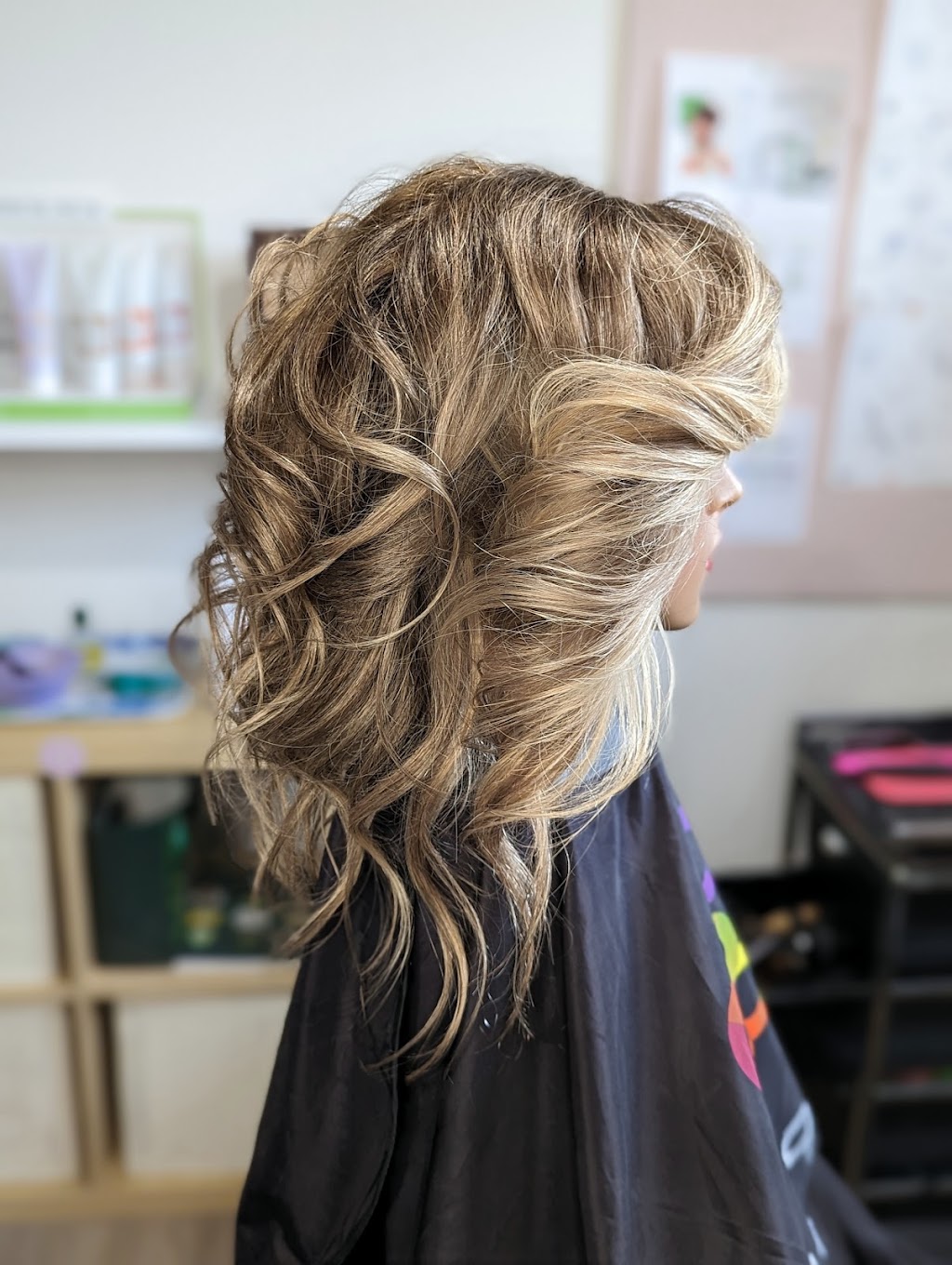 Vincent Artiste Coiffeur | Porte de côté, 881 R. Vinet, Salaberry-de-Valleyfield, QC J6S 0C9, Canada | Phone: (514) 668-1551