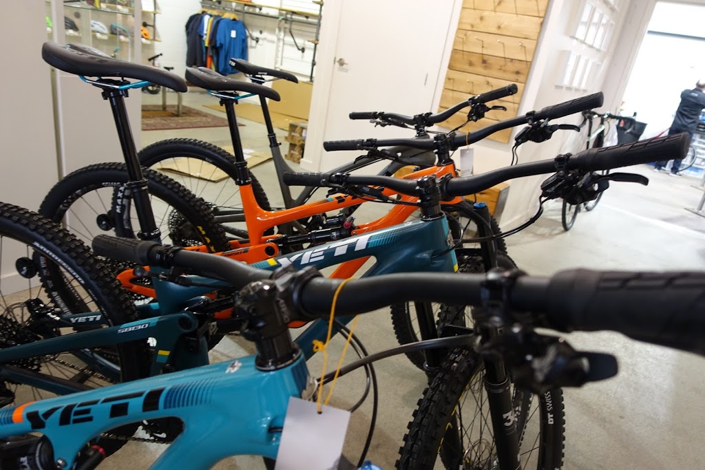 Bicicletta West Vancouver | 1437 Clyde Ave, West Vancouver, BC V7T 1E9, Canada | Phone: (604) 925-2453