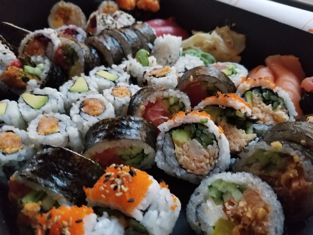 Yuzu sushi | 825 Bd de Comporté, La Malbaie, QC G5A 1P7, Canada | Phone: (418) 202-9898