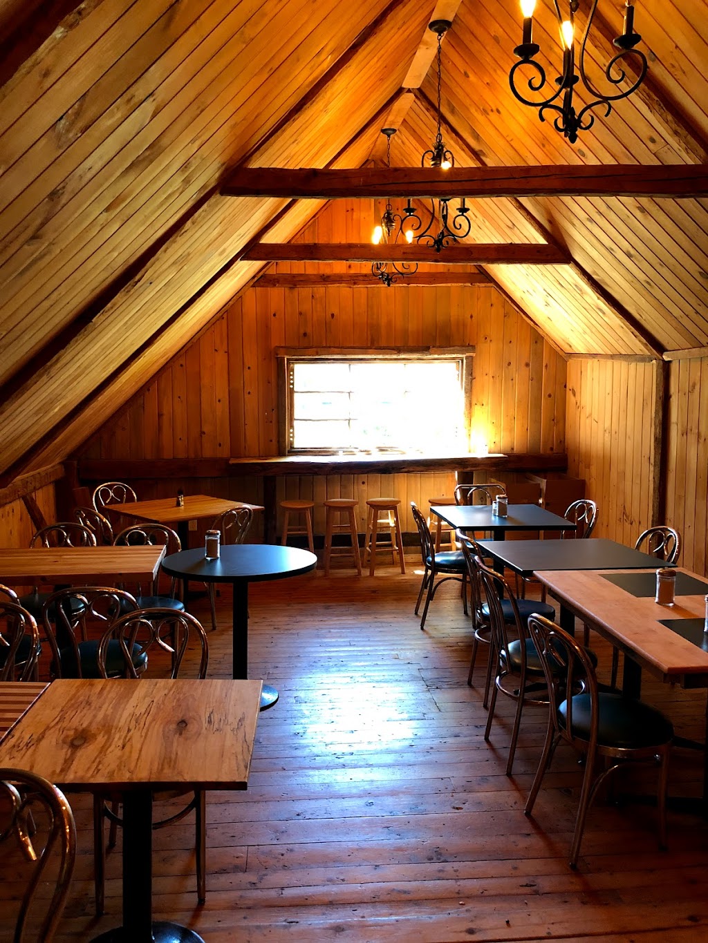 Café Du Clocher | 90 Av. Morel, Kamouraska, QC G0L 1M0, Canada | Phone: (418) 492-7365