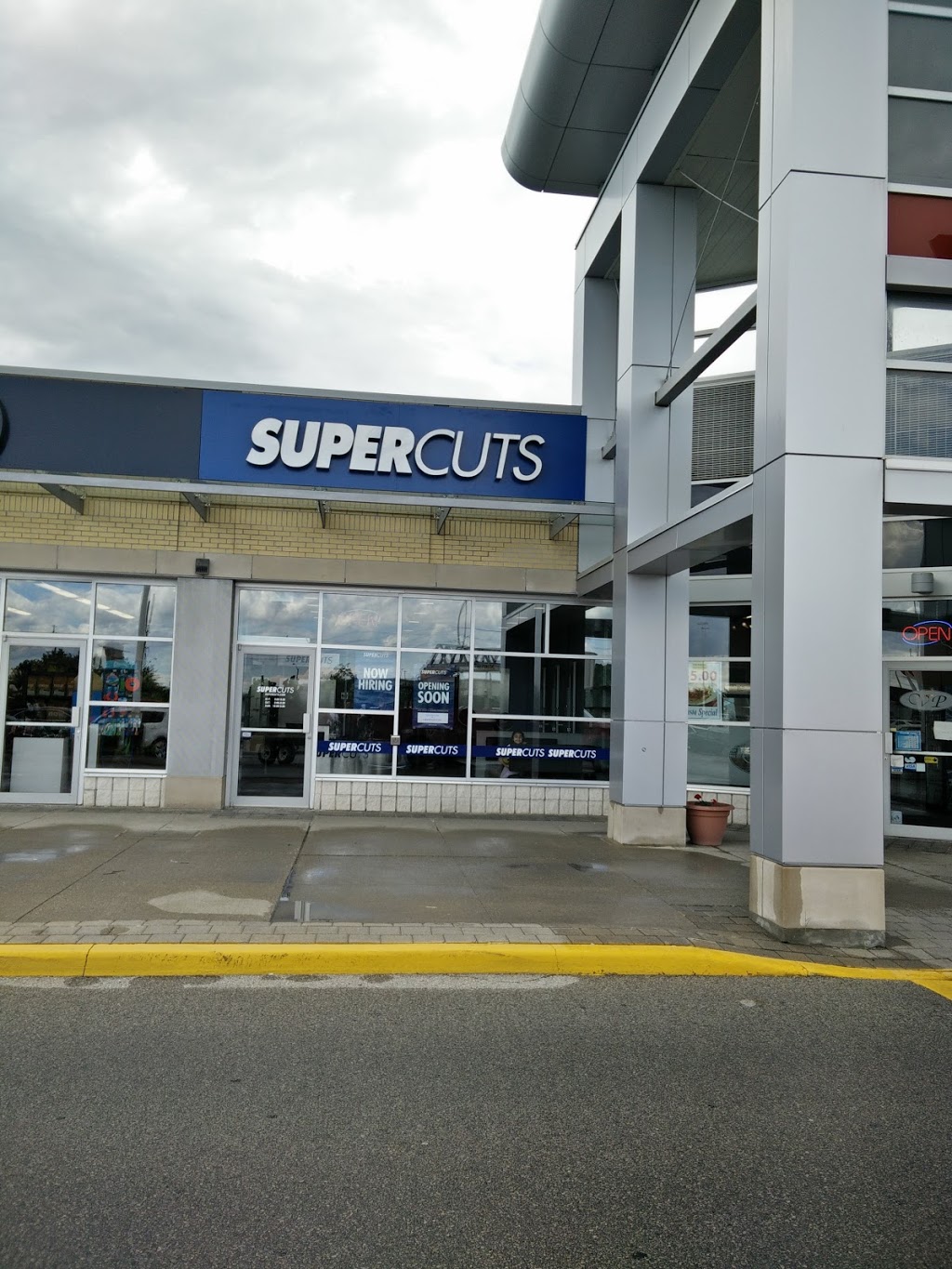 Supercuts | 2810 Major MacKenzie Dr W b15, Maple, ON L6A 3L2, Canada | Phone: (905) 832-3332