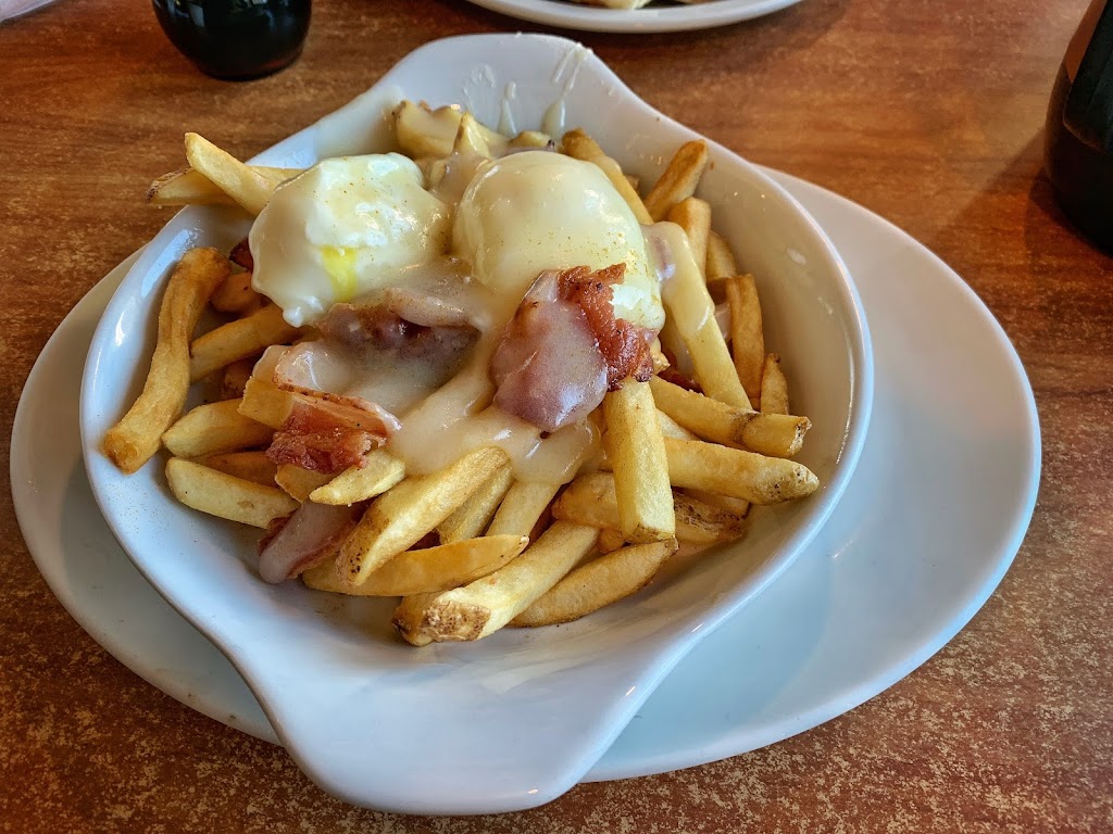 Phils Restaurants | 2312 16 Ave NW, Calgary, AB T2M 0M5, Canada | Phone: (403) 284-9696