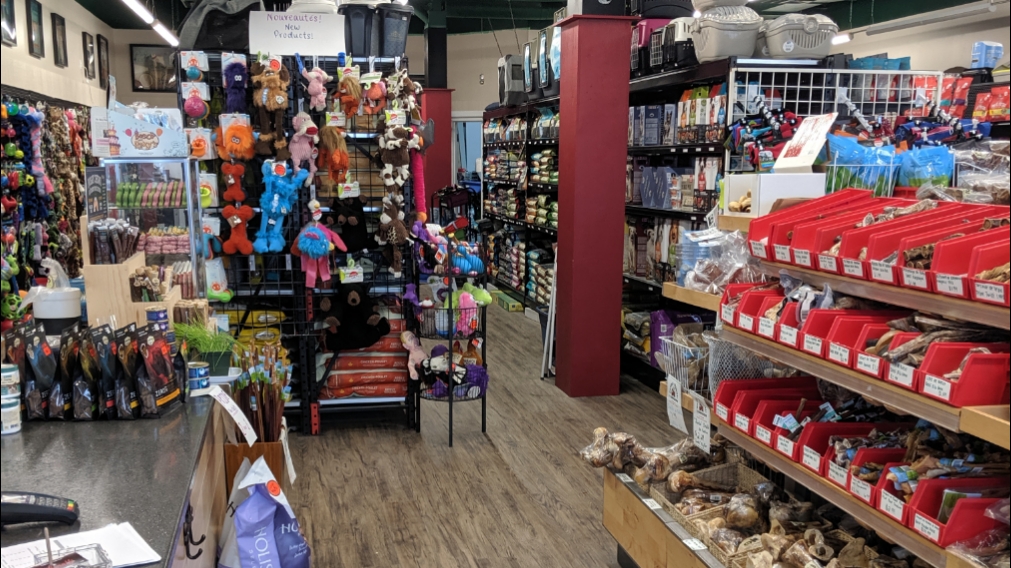 Global Pet Foods | 35 Bd de la Cité-des-Jeunes, Vaudreuil-sur-le-Lac, QC J7V 9T9, Canada | Phone: (450) 424-4545