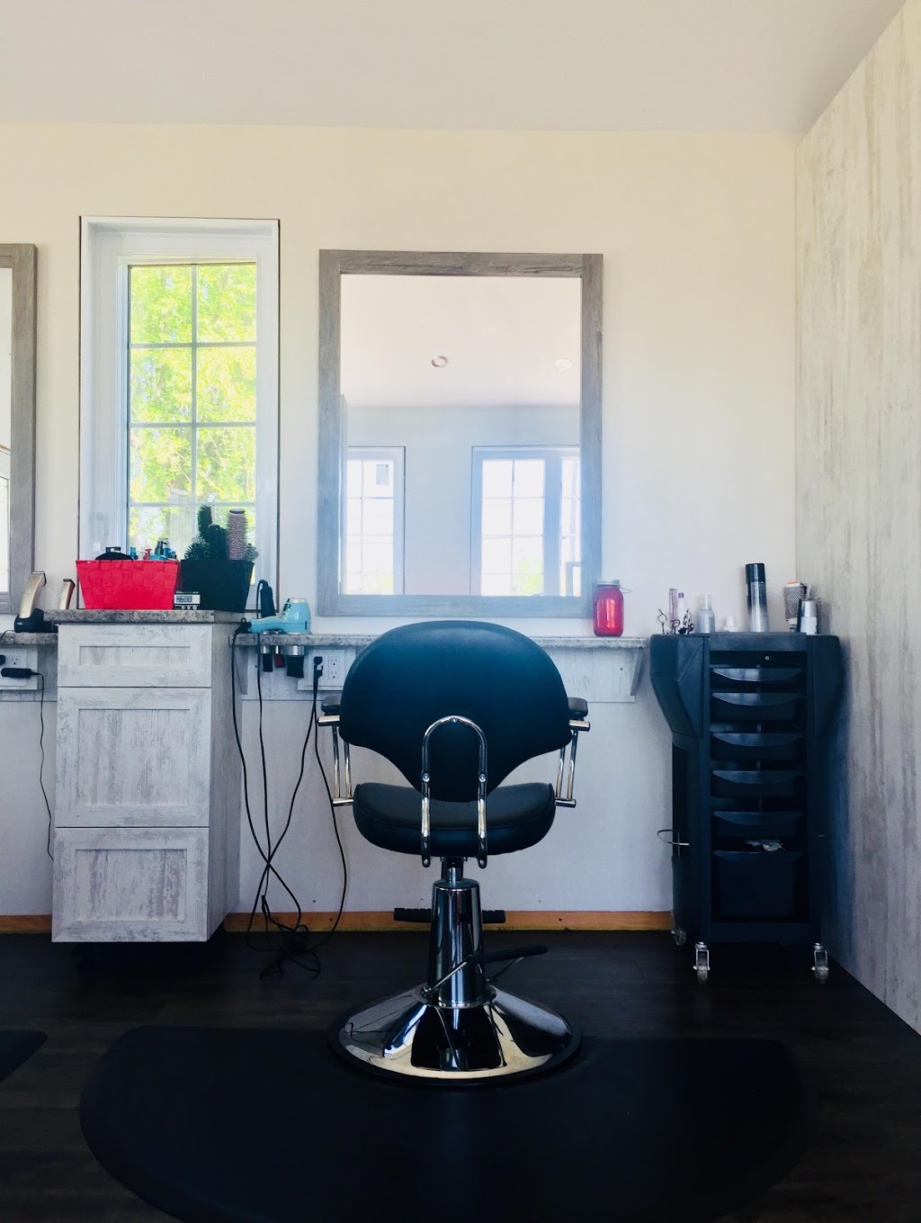 Salon Coiffure Pause Beauté | 654 4e Rang, Acton Vale, QC J0H 1A0, Canada | Phone: (450) 502-7747