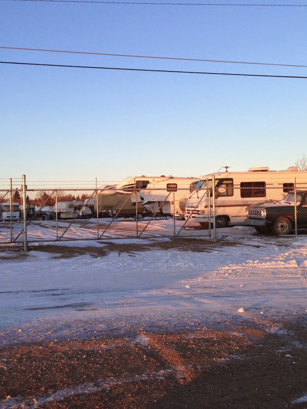 Low Cost Storage | 970 Manitoba St E, Moose Jaw, SK S6H 1M2, Canada | Phone: (306) 631-9709
