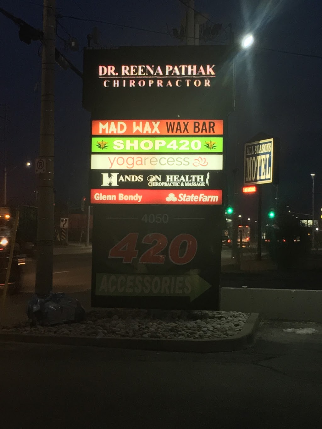 Windsor Chiropractor - Dr Reena Pathak | 4050 Walker Rd #200, Windsor, ON N8W 3T5, Canada | Phone: (519) 987-4261