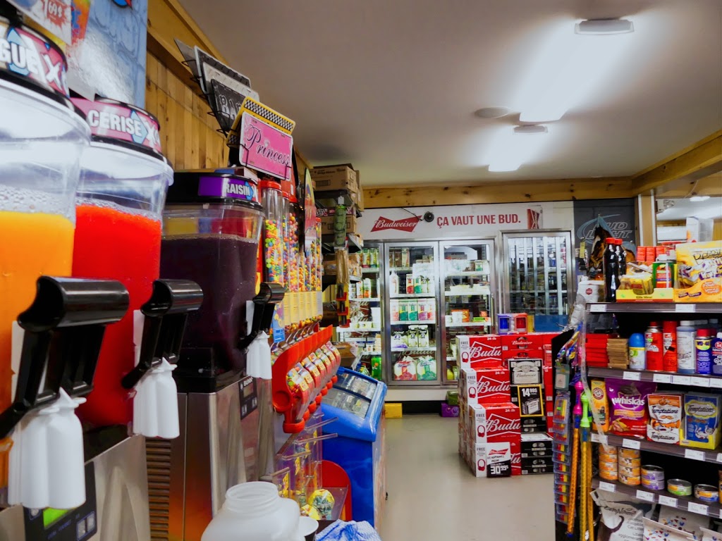 Boni-soir - Dépanneur des 13 | A-6 Rue de Vale Perkins, Mansonville, QC J0E 1X0, Canada | Phone: (450) 292-5882