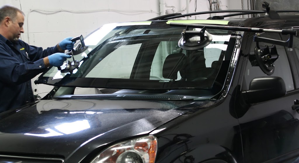 windshield123 | 10885 Av. Moisan, Montréal-Nord, QC H1G 4N6, Canada | Phone: (514) 439-7464