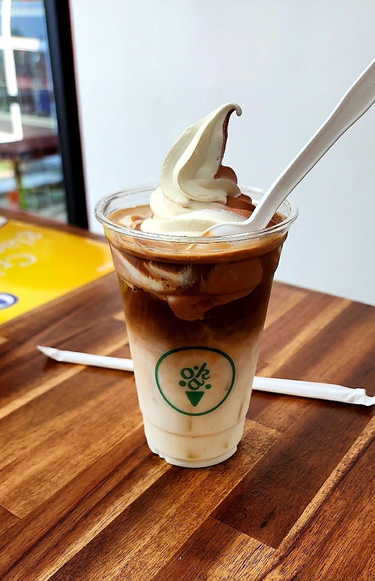Café Crèmerie Oka | 18 Rang de lAnnonciation, Oka, QC J0N 1E0, Canada | Phone: (450) 415-1010