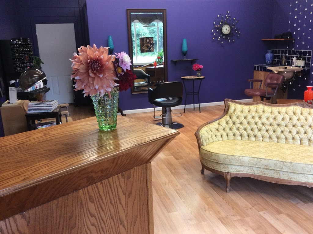 Alannas Hair Design | 1548 Grafton Ave, Errington, BC V0R 1V0, Canada | Phone: (250) 954-1713