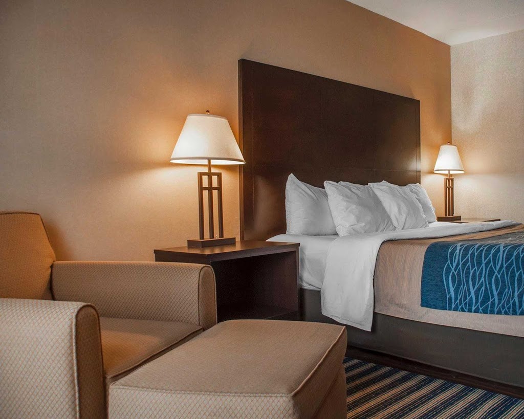 Comfort Inn | 100 Centennial Ave, St Thomas, ON N5R 5B2, Canada | Phone: (519) 633-4082