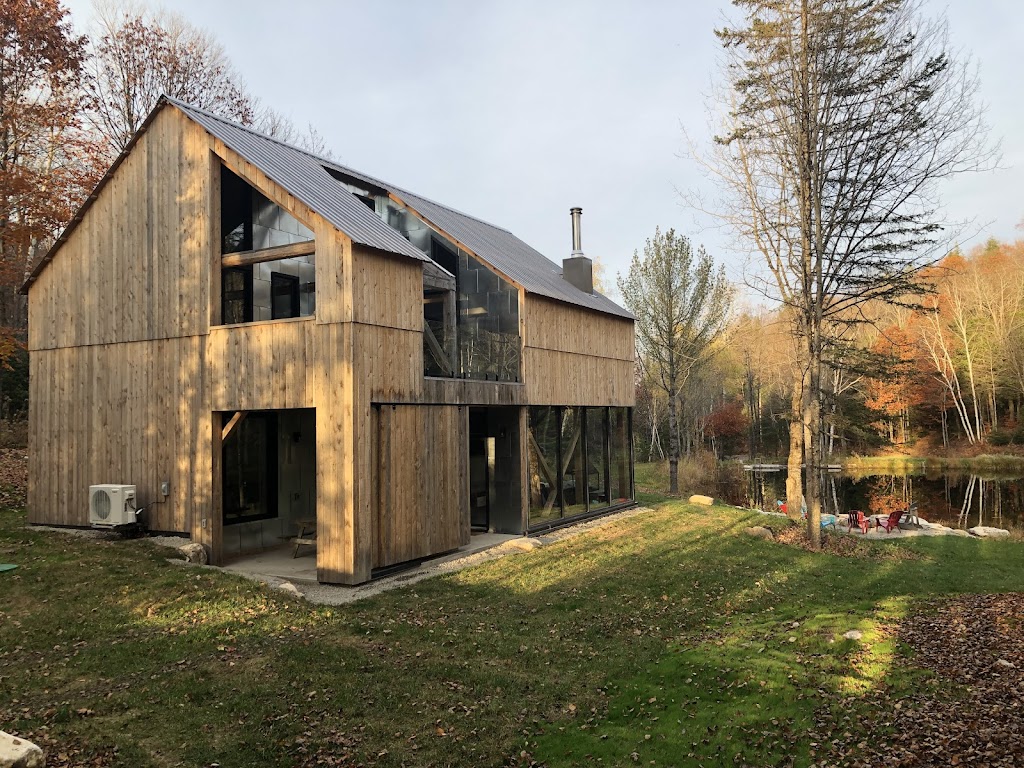 Chalet la Grange | 3300 Chem. de la Grande Ligne, Sainte-Julienne, QC J0K 2T0, Canada | Phone: (514) 885-5687