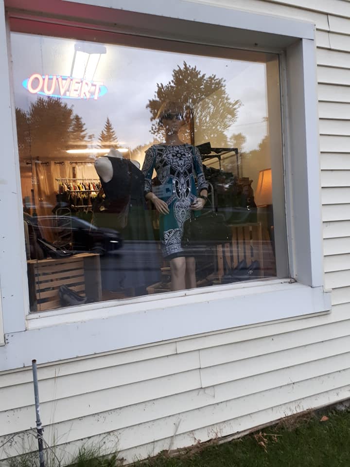 Friperie Vintage en folie | 94 QC-216, Stoke, QC J0B 3G0, Canada | Phone: (819) 342-1242