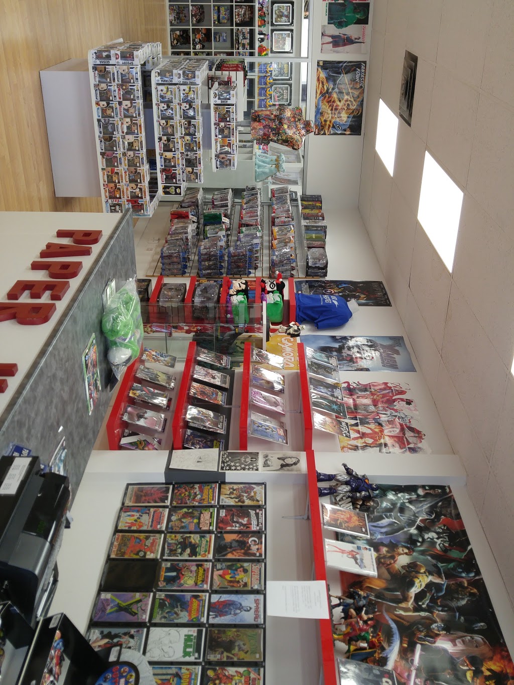 Paper Heroes Comic Book Lounge & Collectibles | 2857 Howard Ave, Windsor, ON N8X 3Y1, Canada | Phone: (519) 969-7277