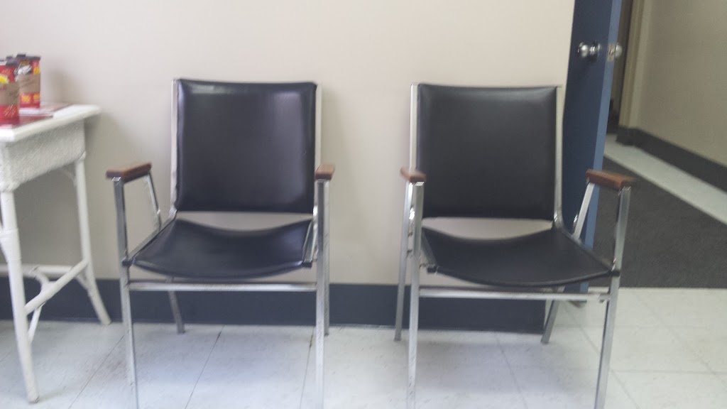 Centre Médical Fleury Wilson | 2157 Rue Fleury E, Montréal, QC H2B 1K1, Canada | Phone: (514) 858-6110