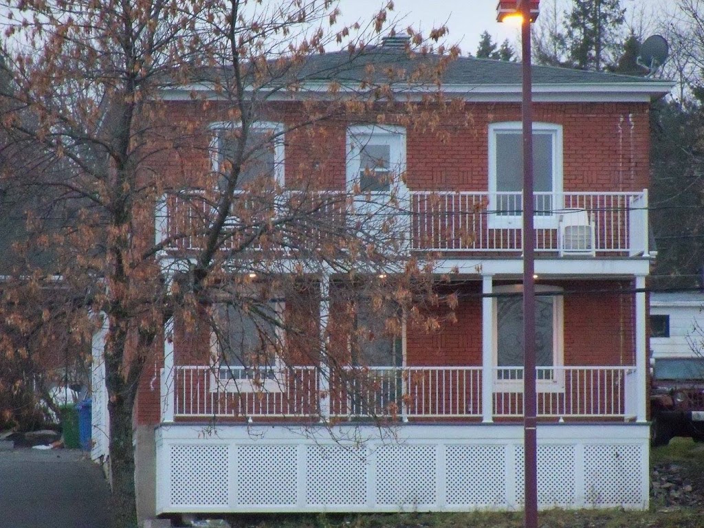 120 En face du Lac | 120 Rue Denison E, Granby, QC J2G 4C5, Canada | Phone: (514) 817-4247