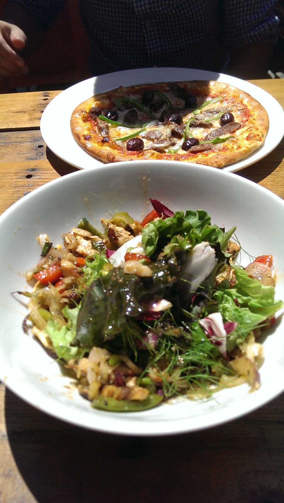 Pizzeria Geppetto Beaubien | 2510 Rue Beaubien E, Montréal, QC H1Y 1G2, Canada | Phone: (514) 439-8599