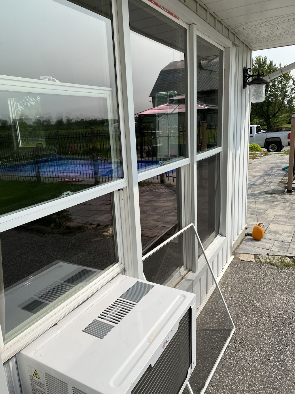 Wills Window Cleaning Service | 220 Durham Regional Rd 13, Sunderland, ON L0C 1H0, Canada | Phone: (905) 409-3550