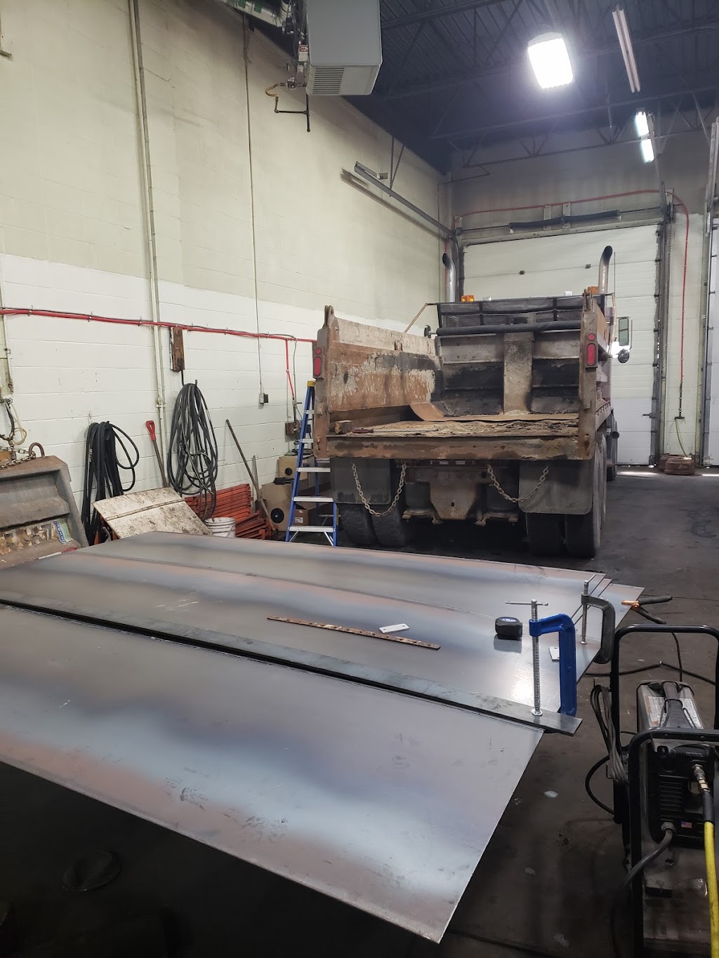 BonnyBrook Truck & Trailer Inc | 3812 16 St SE, Calgary, AB T2G 3R7, Canada | Phone: (403) 606-3915
