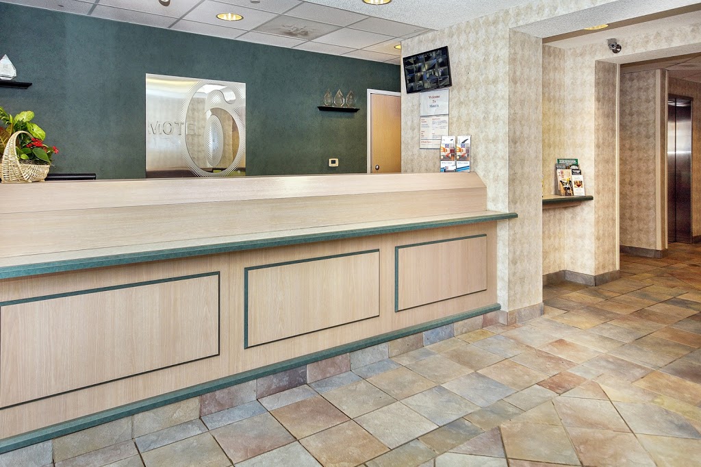Motel 6 Peterborough, ON | 133 Lansdowne St E, Peterborough, ON K9J 7P7, Canada | Phone: (705) 748-0550