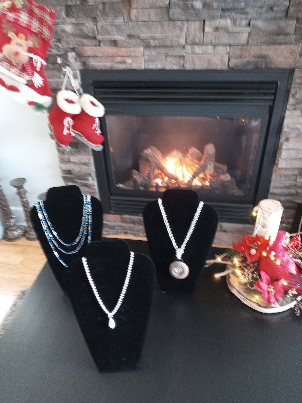 Louise Paradis Artisanat | 17847 Rue du Grand Prix, Mirabel, QC J7J 2B3, Canada | Phone: (450) 951-8355