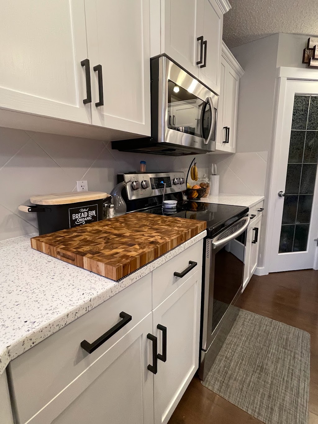 Matt Cabinet Refinishing & Painting Ltd | 221 Carrington Cres NW, Calgary, AB T3P 1R1, Canada | Phone: (250) 261-0052