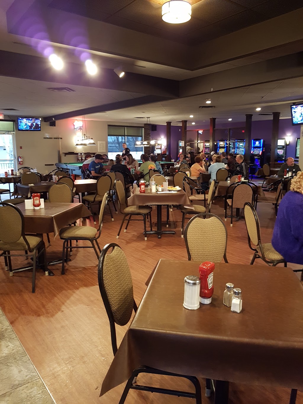 Bayou Pub and Restaurant | 607 Main St, Shediac, NB E4P 2C6, Canada | Phone: (506) 533-8009