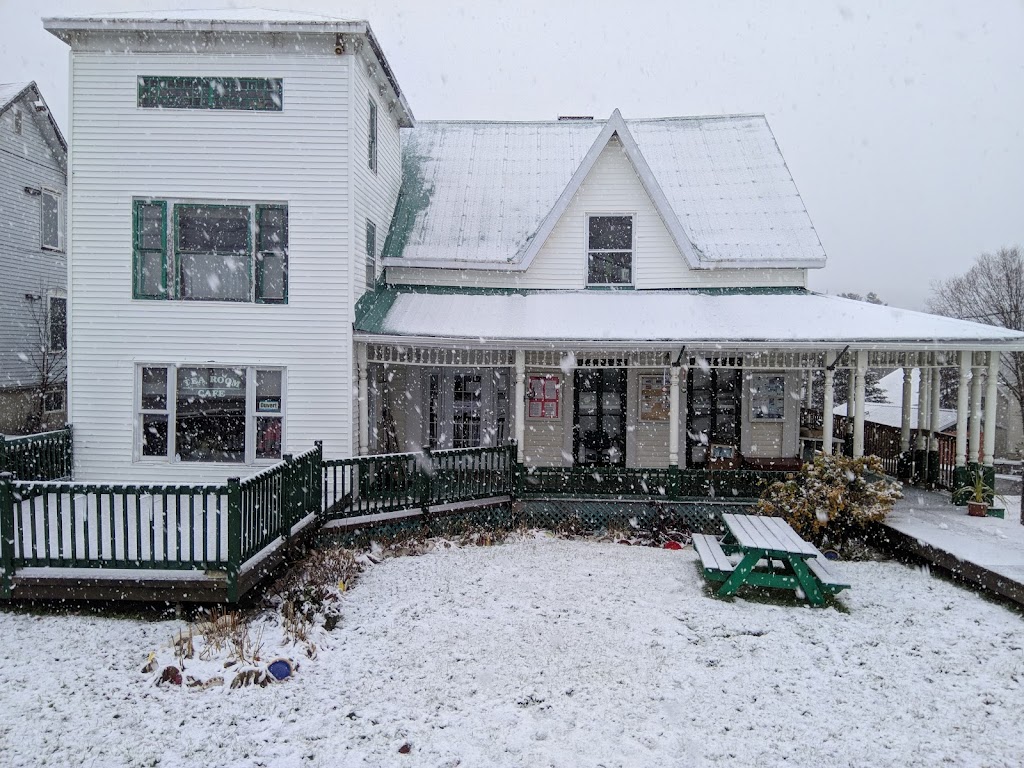Reiliy House | 302 Rue Principale, Mansonville, QC J0E 1X0, Canada | Phone: (450) 292-3109