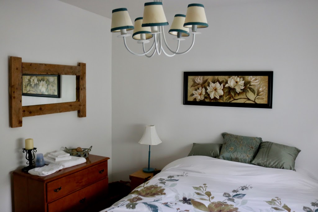 Les Petits Trésors B&B | 44 Rue Johnson, Coaticook, QC J1A 2S1, Canada | Phone: (819) 678-0558